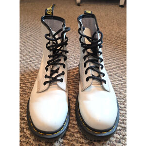Dr Martens 11822 White Leather 8 Eye Lace Up Combat Ankle Boots Womens 8 Grunge